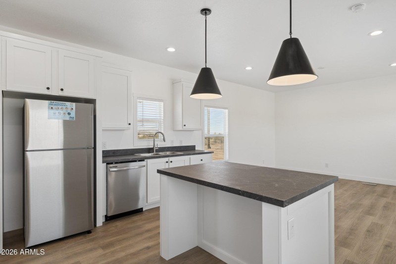15-web-or-mls-50044-w-century-rd