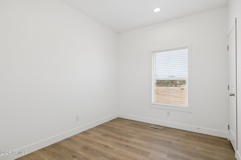 24-web-or-mls-50044-w-century-rd