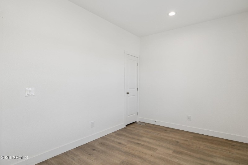 30-web-or-mls-50044-w-century-rd