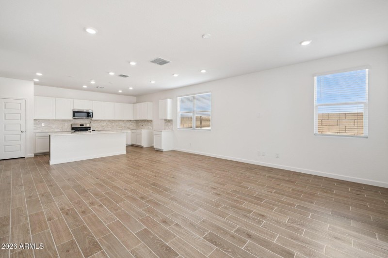 7-web-or-mls-24254-w-hacienda-ave-lot-22