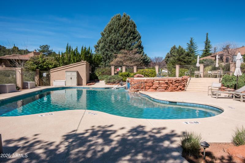 Community pool & hot tub