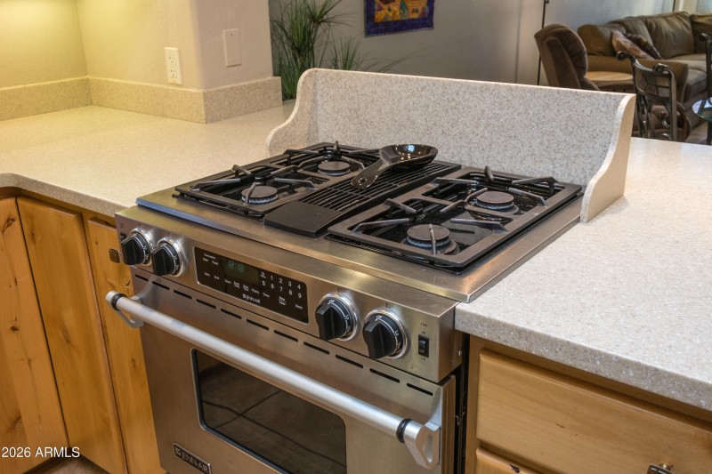 Jenn-air down draft stove