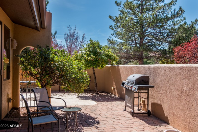 Paver patio in back