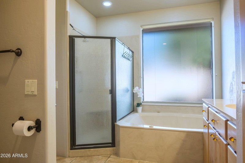 Separate tub & shower
