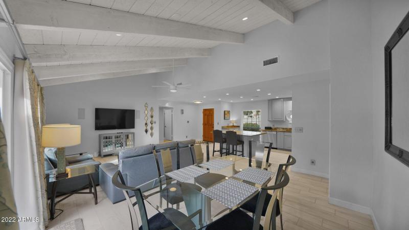 AV 89 Elegant BrightOpen Floor plan