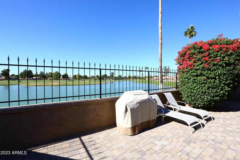 Pavered Patio-Lake View