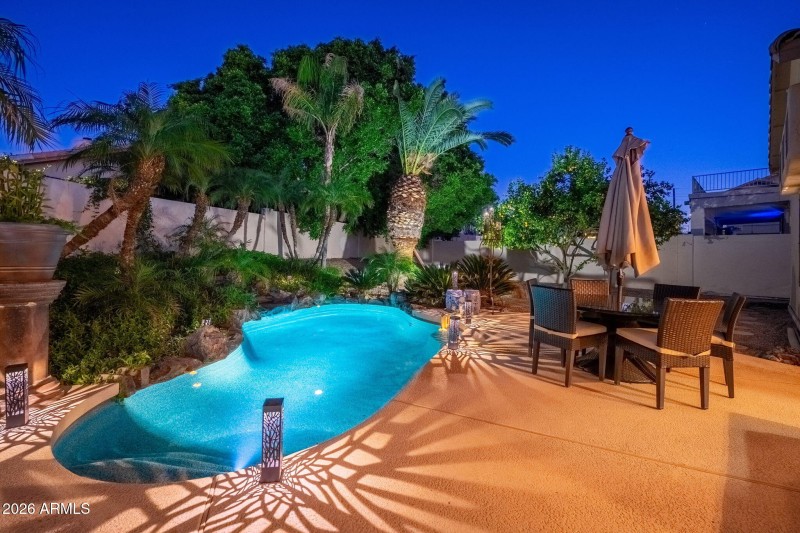 Sitting Area by Pool