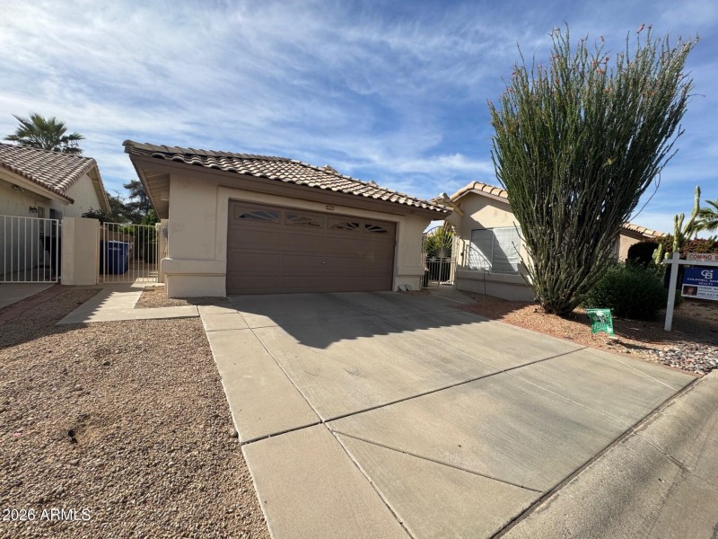 Front_Garage_Casita