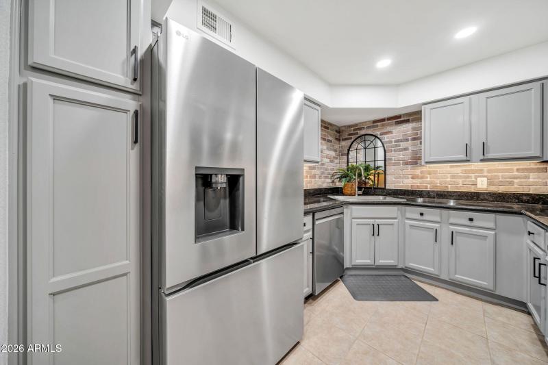 8787 E Mountain View Rd 2038-18