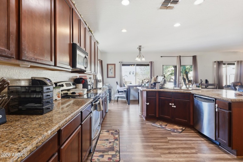 Kitchen/dining