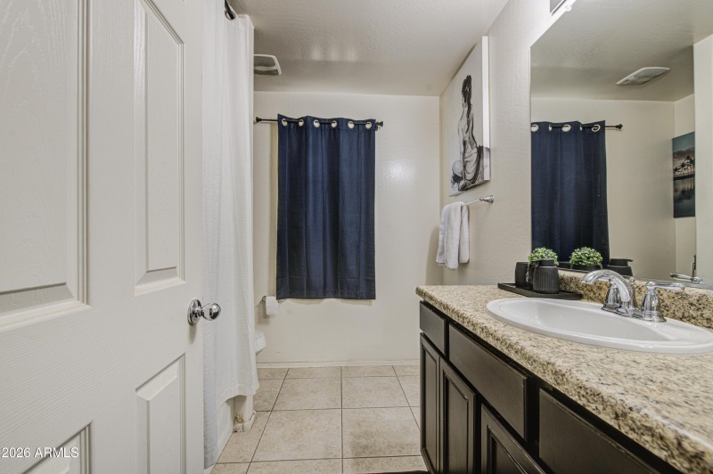 Bathroom 3-pic 1