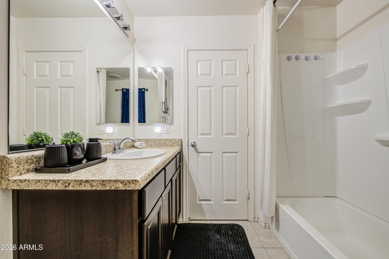 Bathroom 3-pic 2