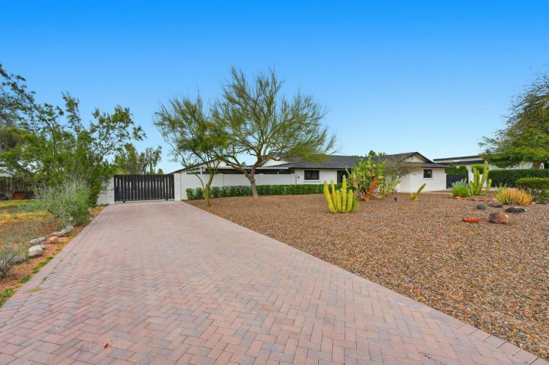 Guest house driveway