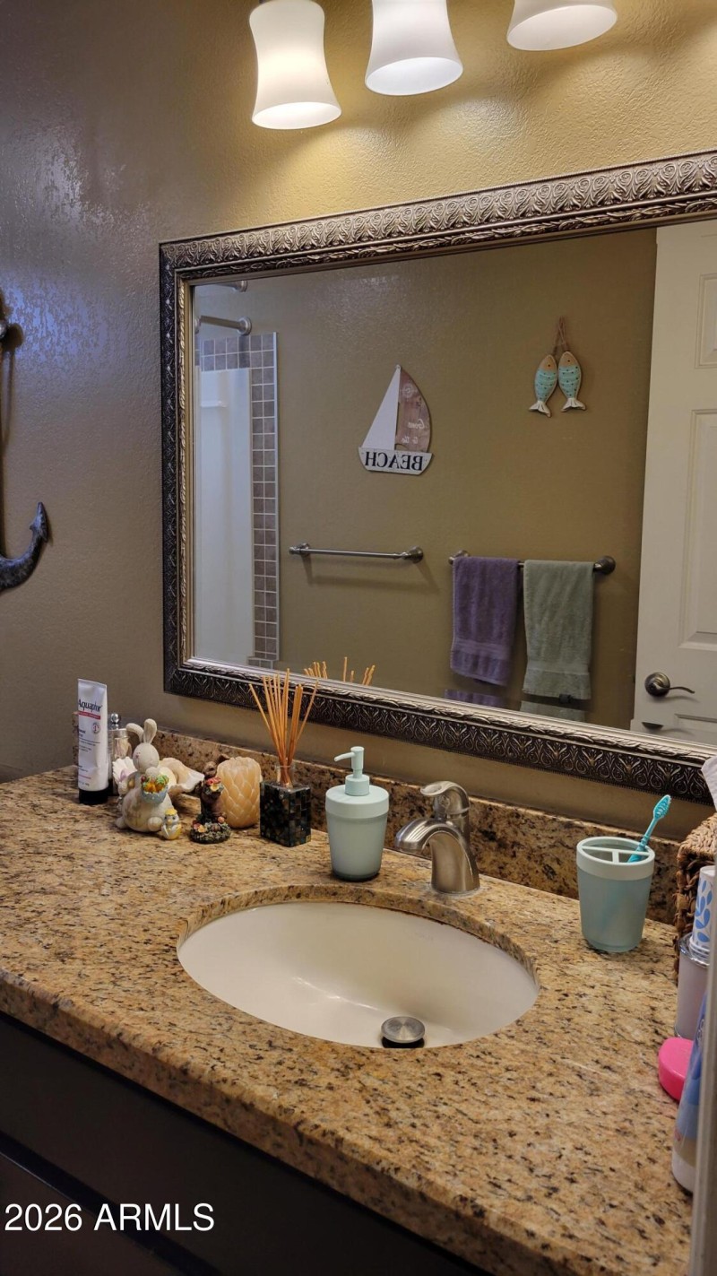 19 - Hall Bath2