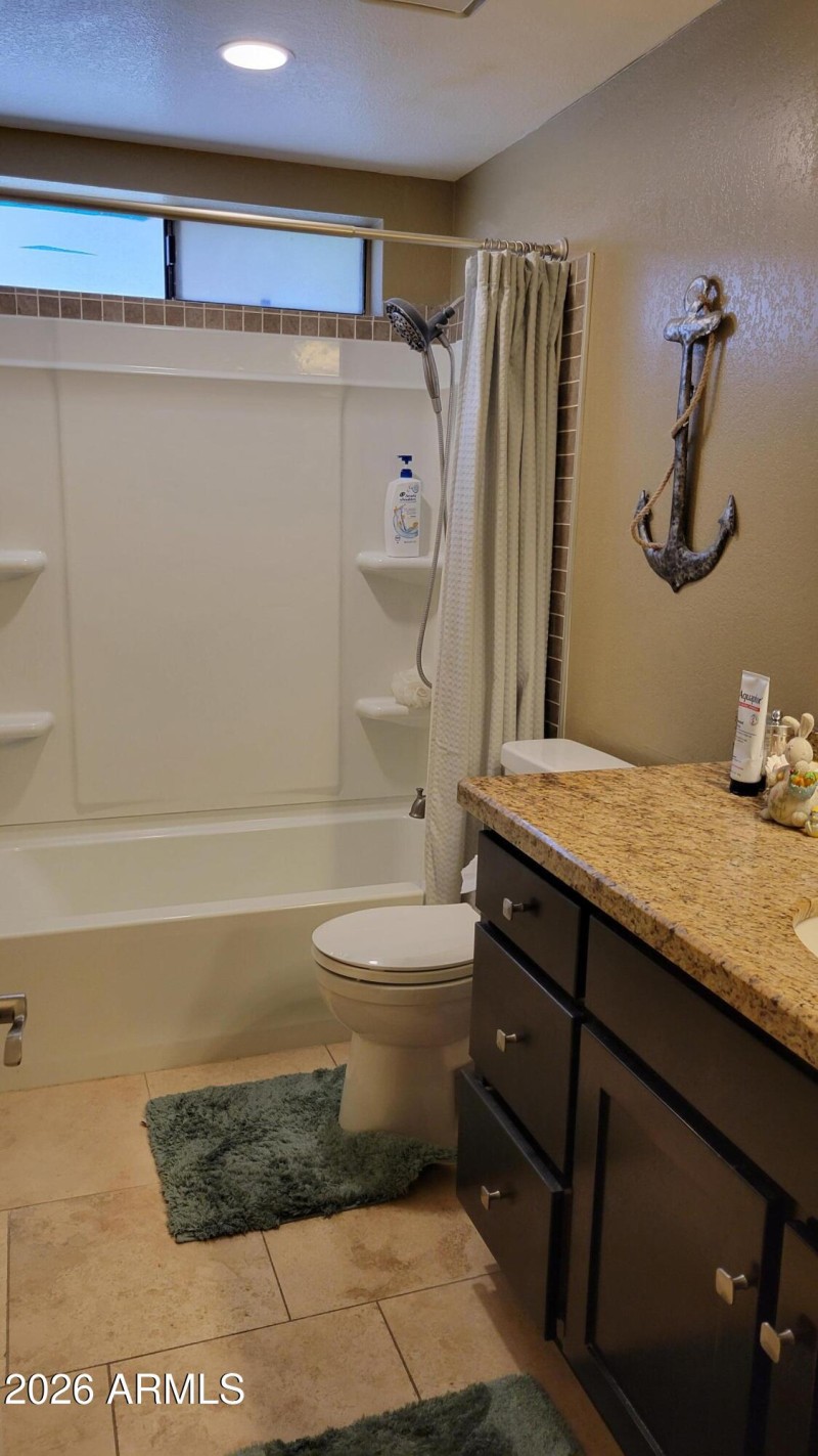 18 - Hall Bath1