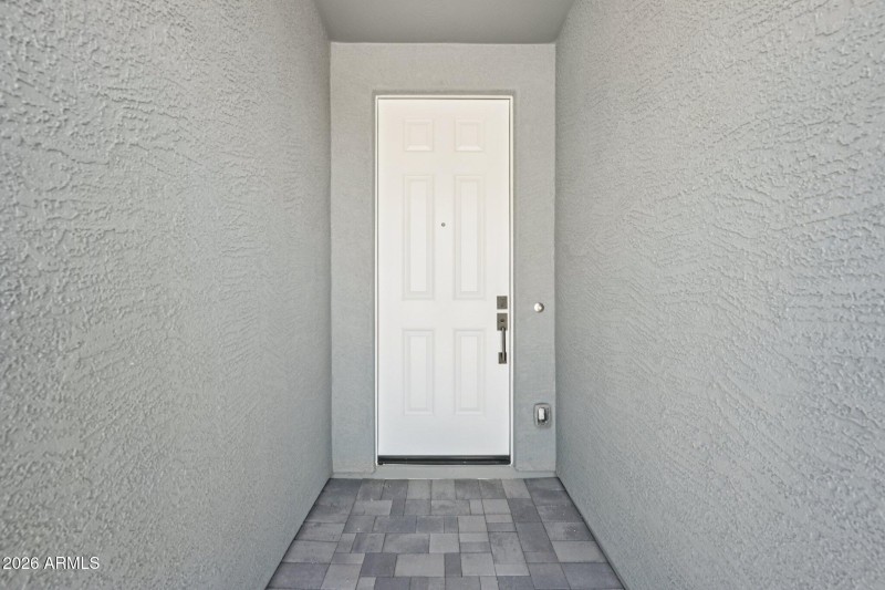 4-web-or-mls-W Brown St-S2703-004