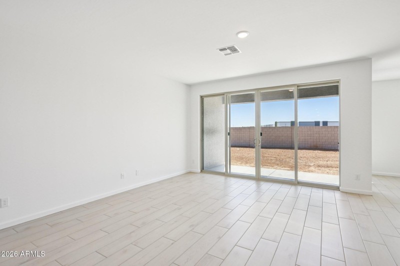 9-web-or-mls-W Brown St-S2703-009