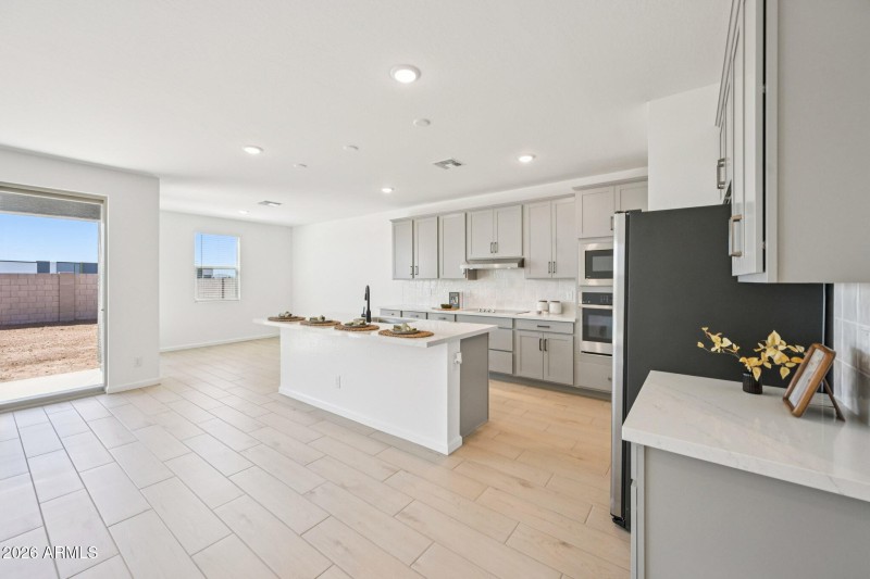13-web-or-mls-W Brown St-S2703-013