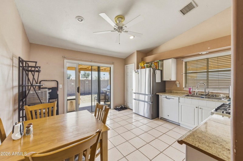 8735 W Pineveta Dr-100