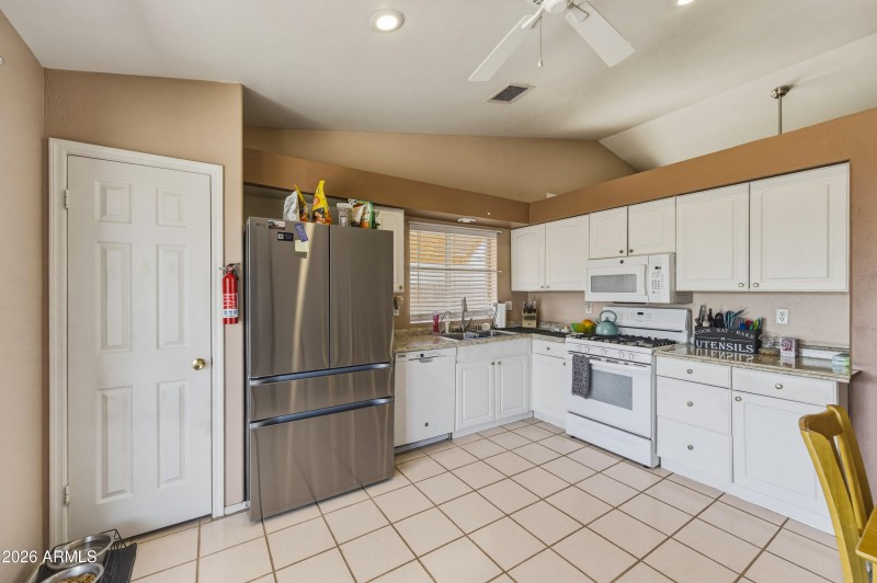 8735 W Pineveta Dr-101