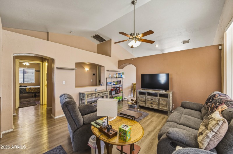 8735 W Pineveta Dr-103
