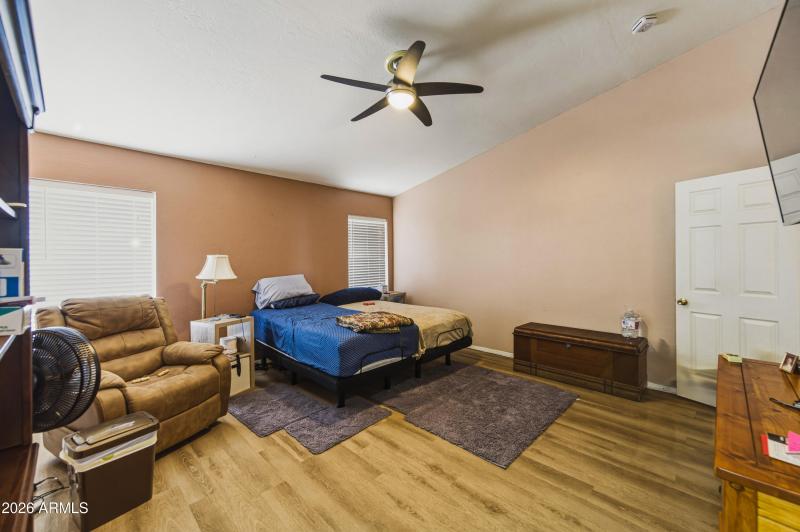8735 W Pineveta Dr-105