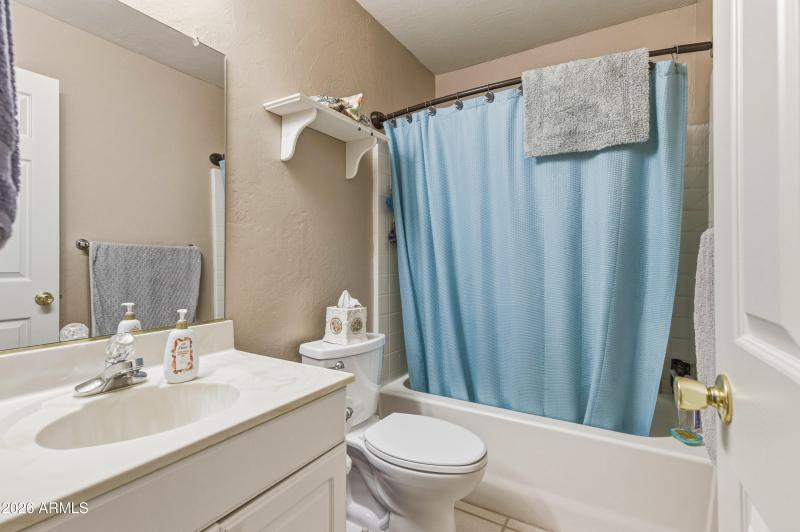 8735 W Pineveta Dr-108