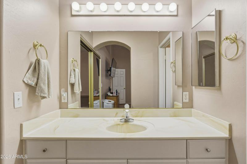 8735 W Pineveta Dr-112