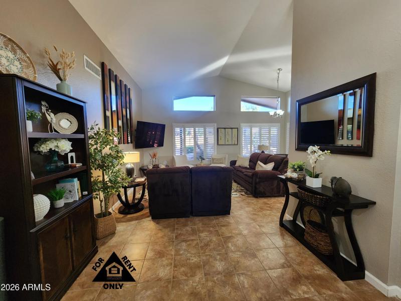 Livingroom Entry