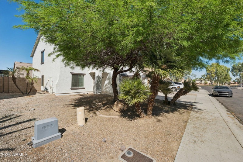 4-web-or-mls-11856-w-tonto-st