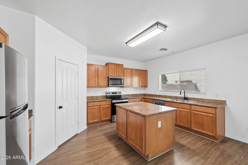 11-web-or-mls-11856-w-tonto-st