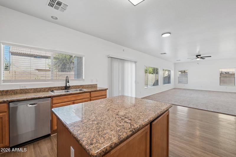 14-web-or-mls-11856-w-tonto-st