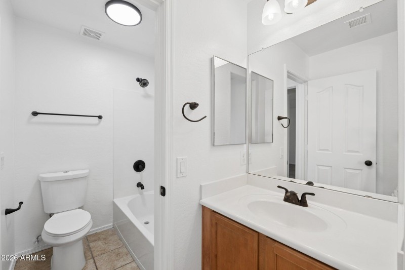 39-web-or-mls-11856-w-tonto-st