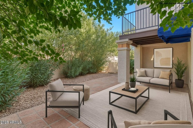 staged-Patio 2-contemporary