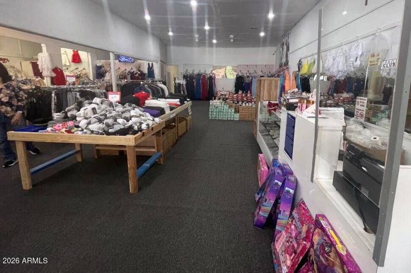 INSIDE-STORE