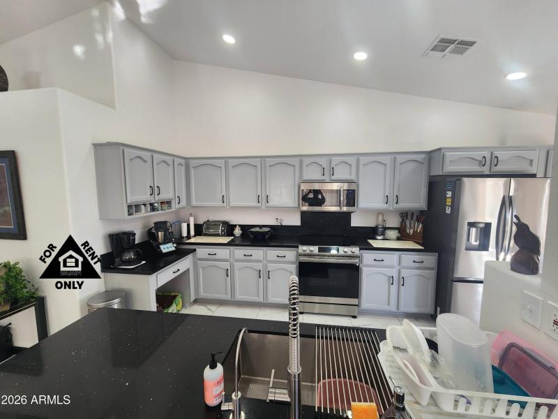 Kitchen 02