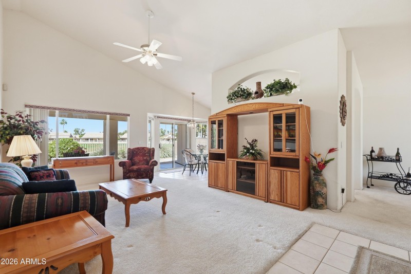 4LIVING ROOM