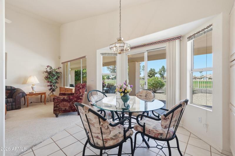 8KITCHEN NOOK