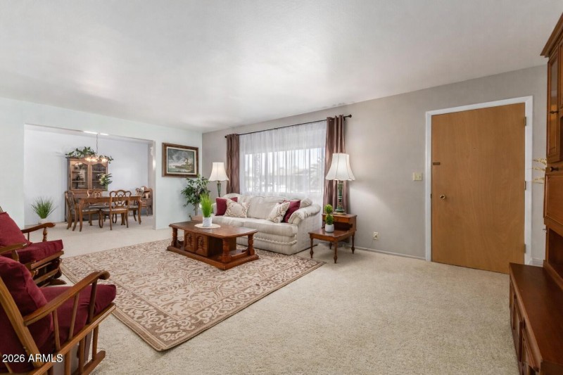 FORMAL LIVING ROOM