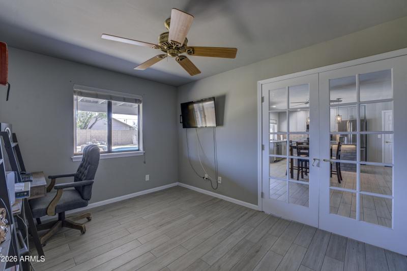 Bedroom 2/Office