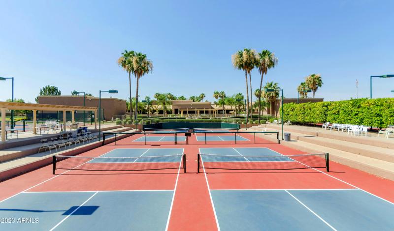 Pickle ball