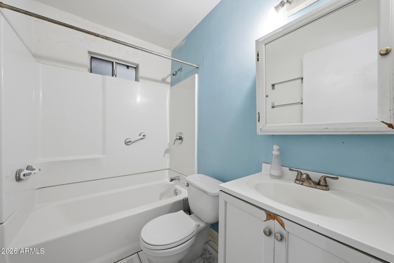Full Bathroom