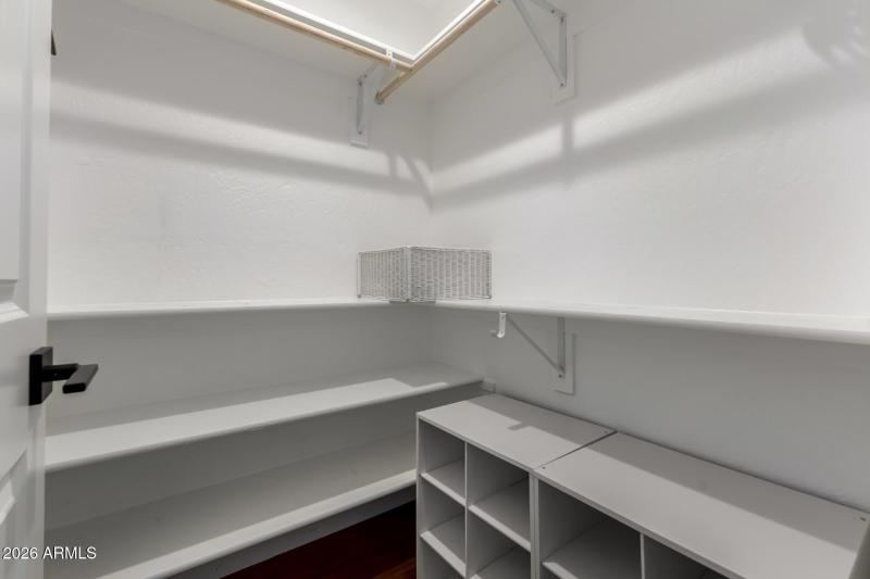 En suite closet