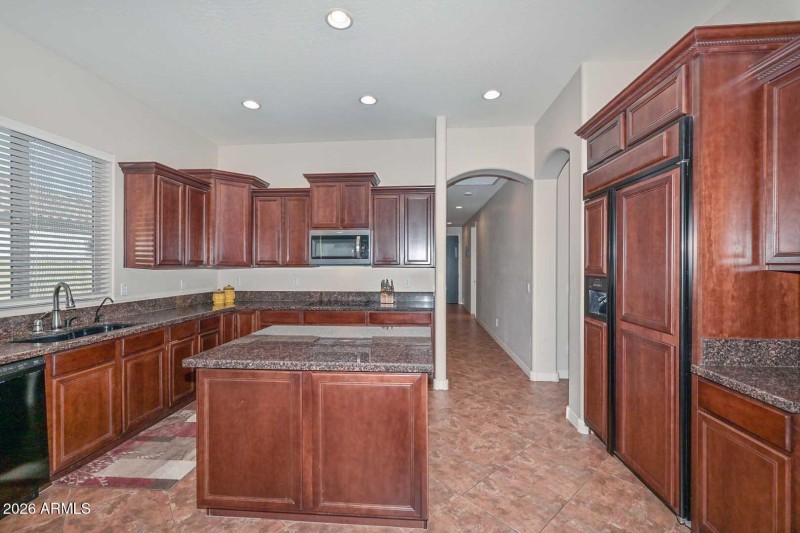 Kitchen (2)