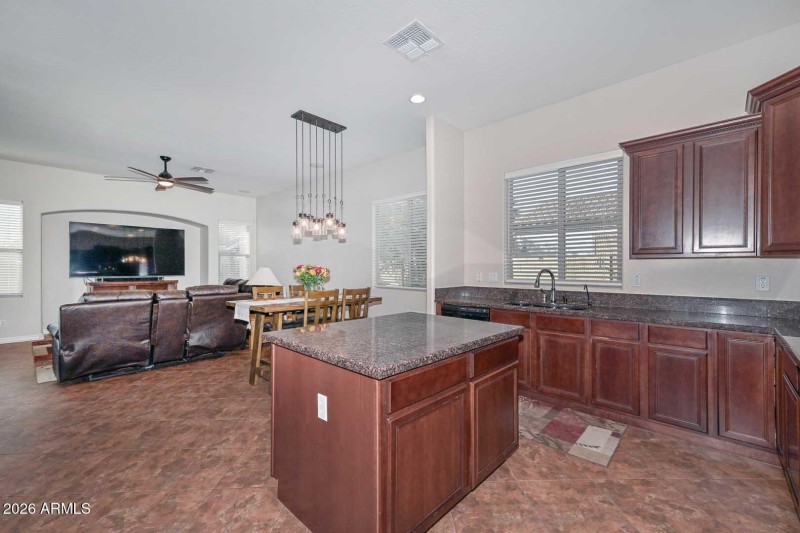 Kitchen-Family Room (2)