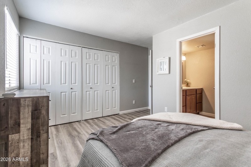 primary bedroom 02