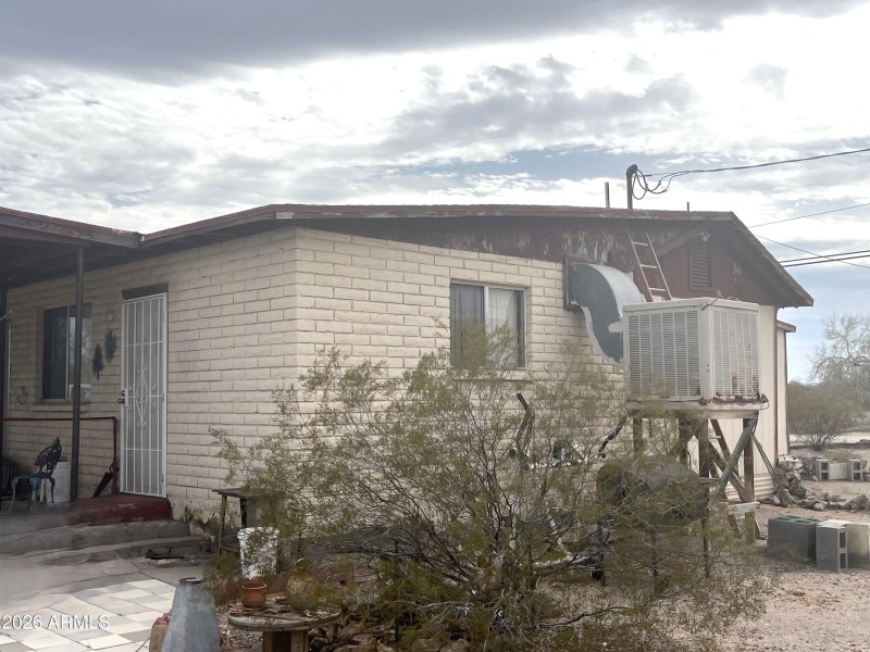 3610 Elliott North Side