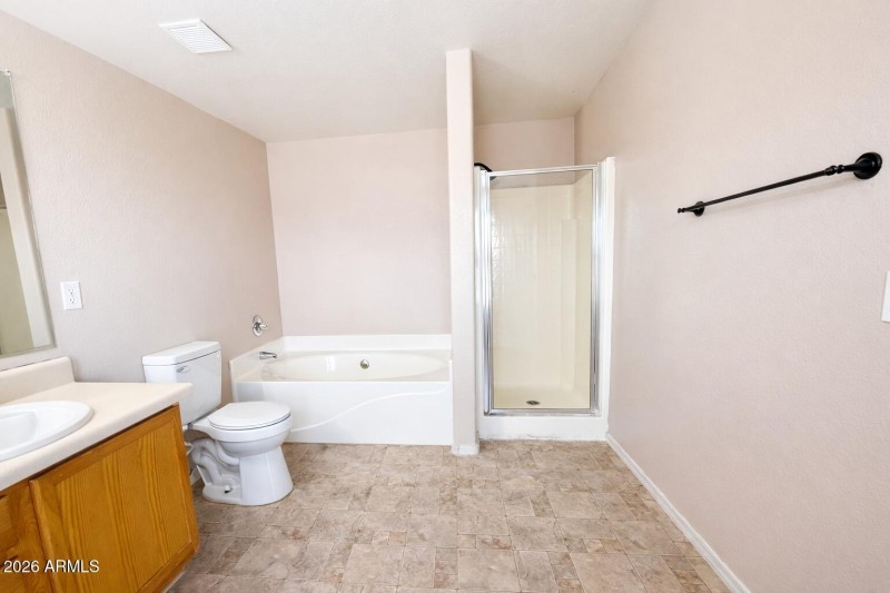 Main Bathroom1