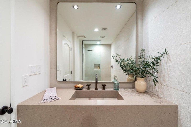 11 Powder Bath