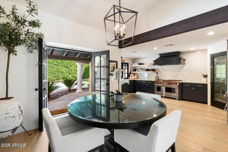11 Dining Nook